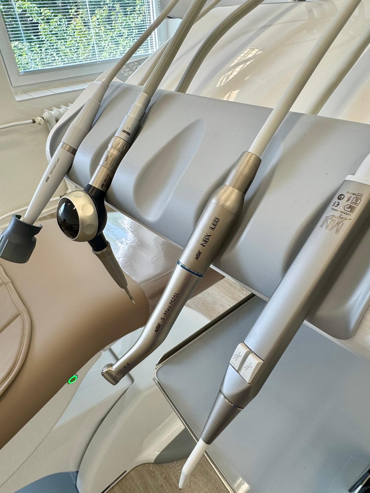 Nástroje dentální hygieny